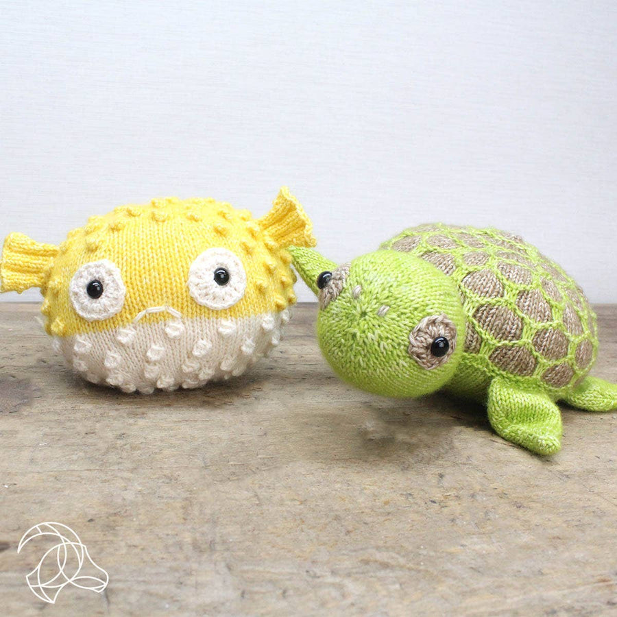 Hardicraft - DIY Knitting Kit - Ties Turtle