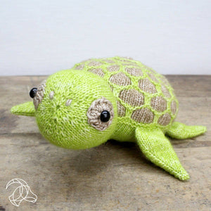 Hardicraft - DIY Knitting Kit - Ties Turtle