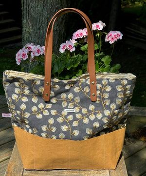 Vele Extra Large Tote Bag with Floral Print
