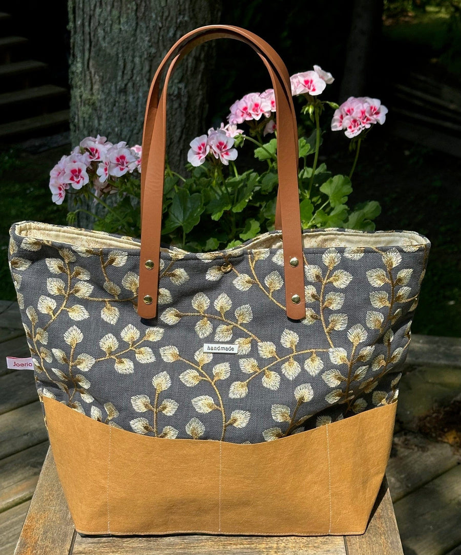 Vele Extra Large Tote Bag with Floral Print