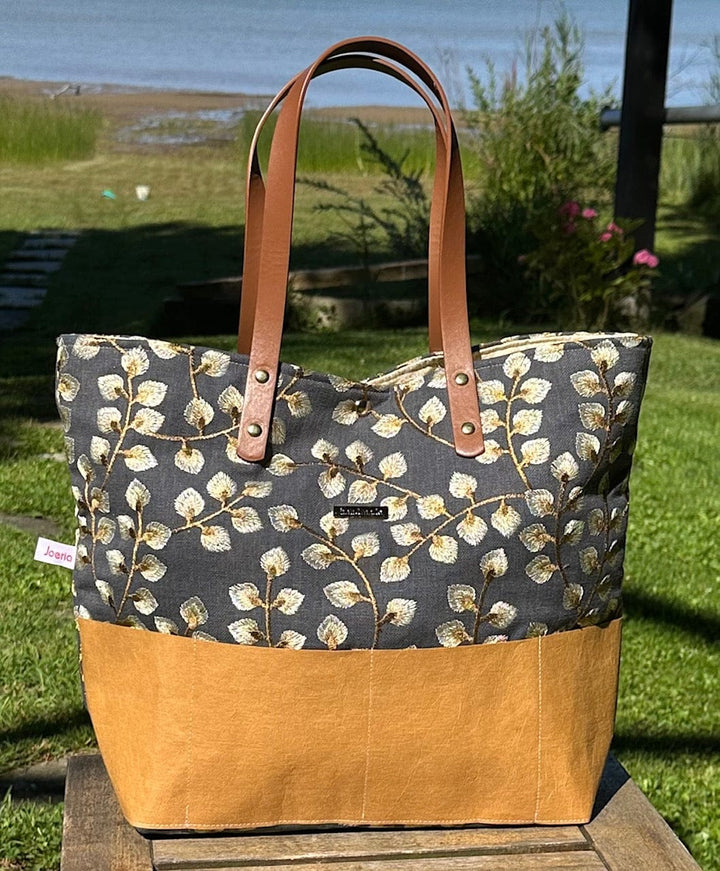 Vele Extra Large Tote Bag, front view