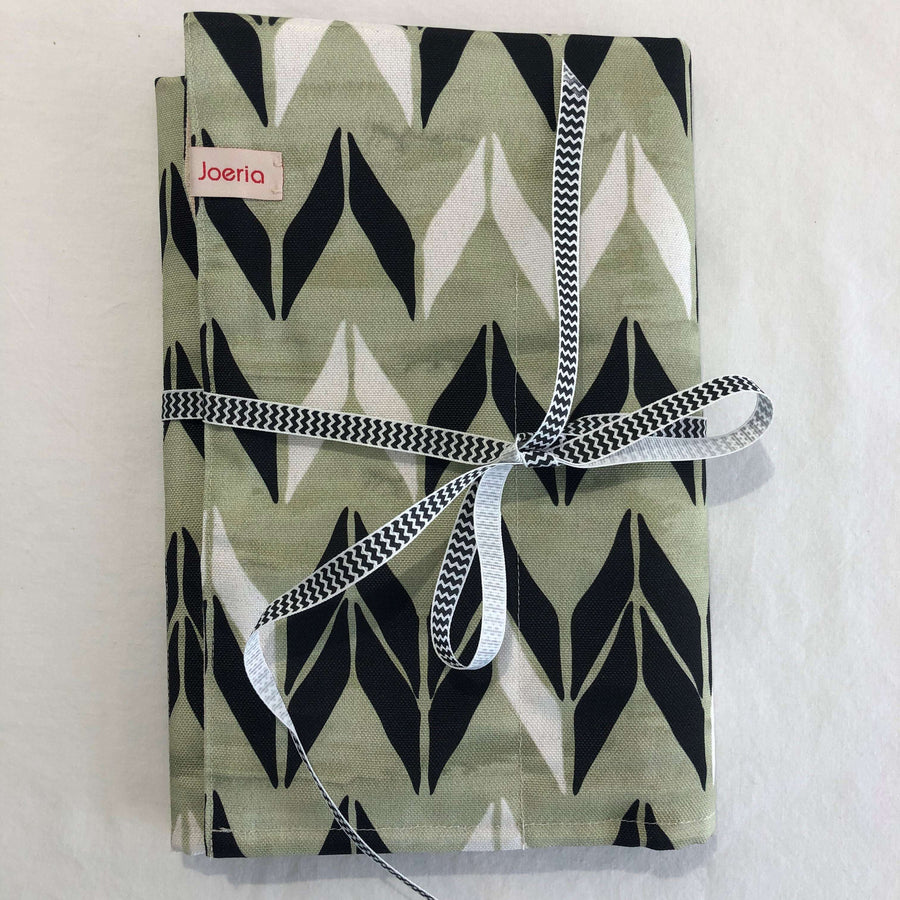 JOERIA KNITS Knitting Needle Storage Arrowhead Circular Knitting Needle Storage: Handcrafted joeriaknits