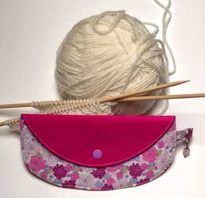Joeriaknits Travel Pouches Pink - Floral Clutch Storage: Handcrafted joeriaknits