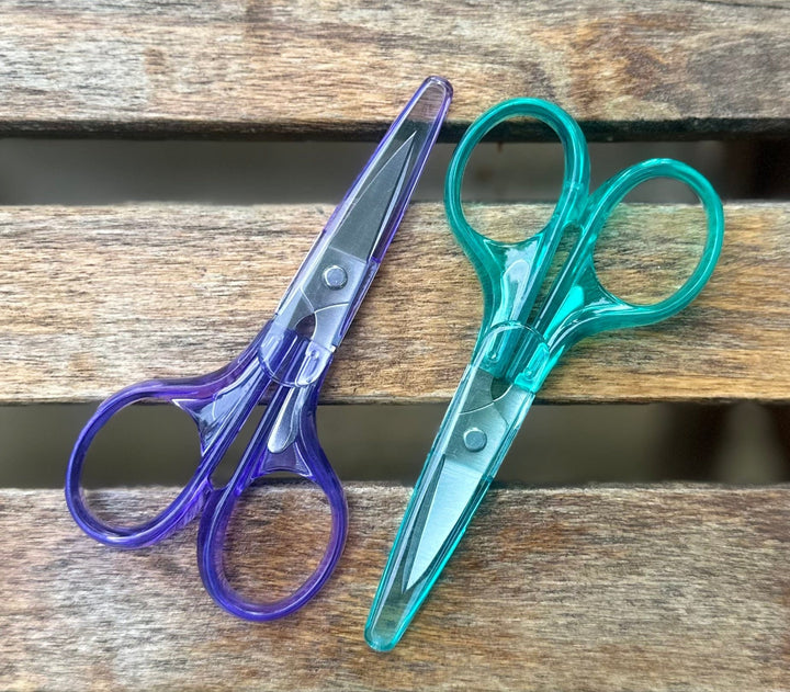 Temu Knitting Notions Compact Scissors with Blade Cover joeriaknits