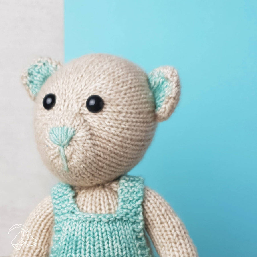 Hardicraft USA DIY Knit Kit Hardicraft - DIY Knitting Kit - John Bear joeriaknits