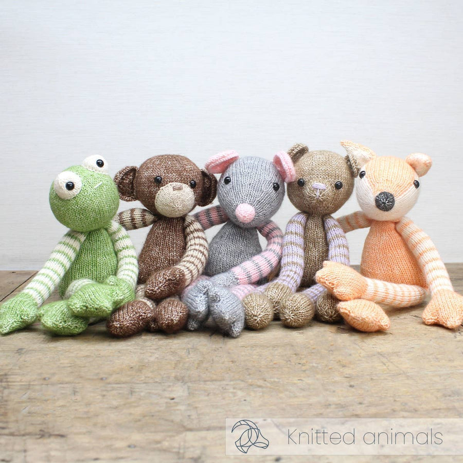 Hardicraft USA DIY Knit Kit Hardicraft - DIY Knitting Kit - Tess Bear joeriaknits