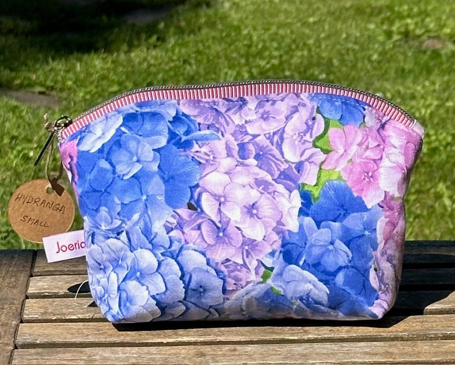 Joeriaknits Storage Pouches Hydrangea Small Zipper Storage Pouch: Handcrafted joeriaknits