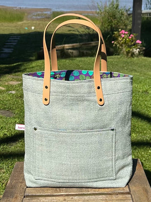 Project Bags for Knitters and Crocheters featuring a stylish tote with exterior pocket and durable handles.