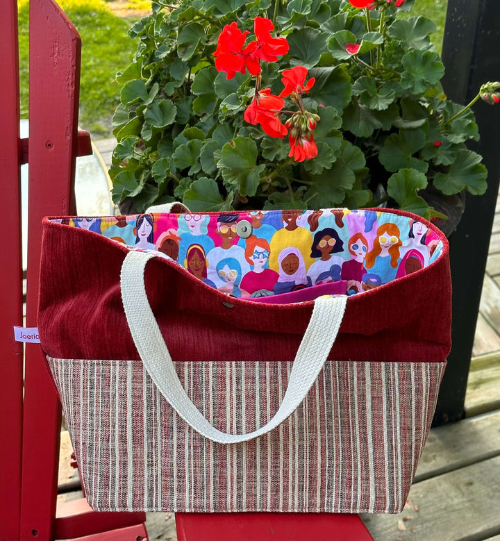tote-bags-for-knitters-and-crocheters-red-striped-bag-joeria-knits-project-bags-joeriaknits
